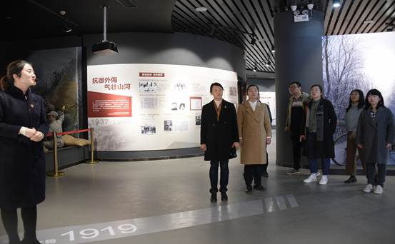 说明: C:\Users\lenovo\Desktop\2021.3.25海源照片\2021.03.25信息工程系党支部主题党日\DSC_1937.JPG