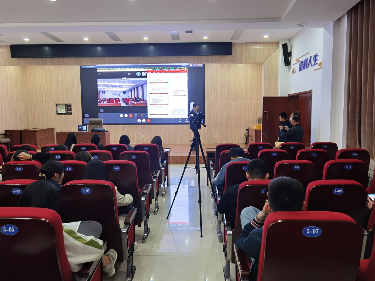 说明: D:\2020-2021-2\中美合作办学班\合作办学上课\授课照片\BB3A67456836C6A18B6327EB4F8282DF.jpg