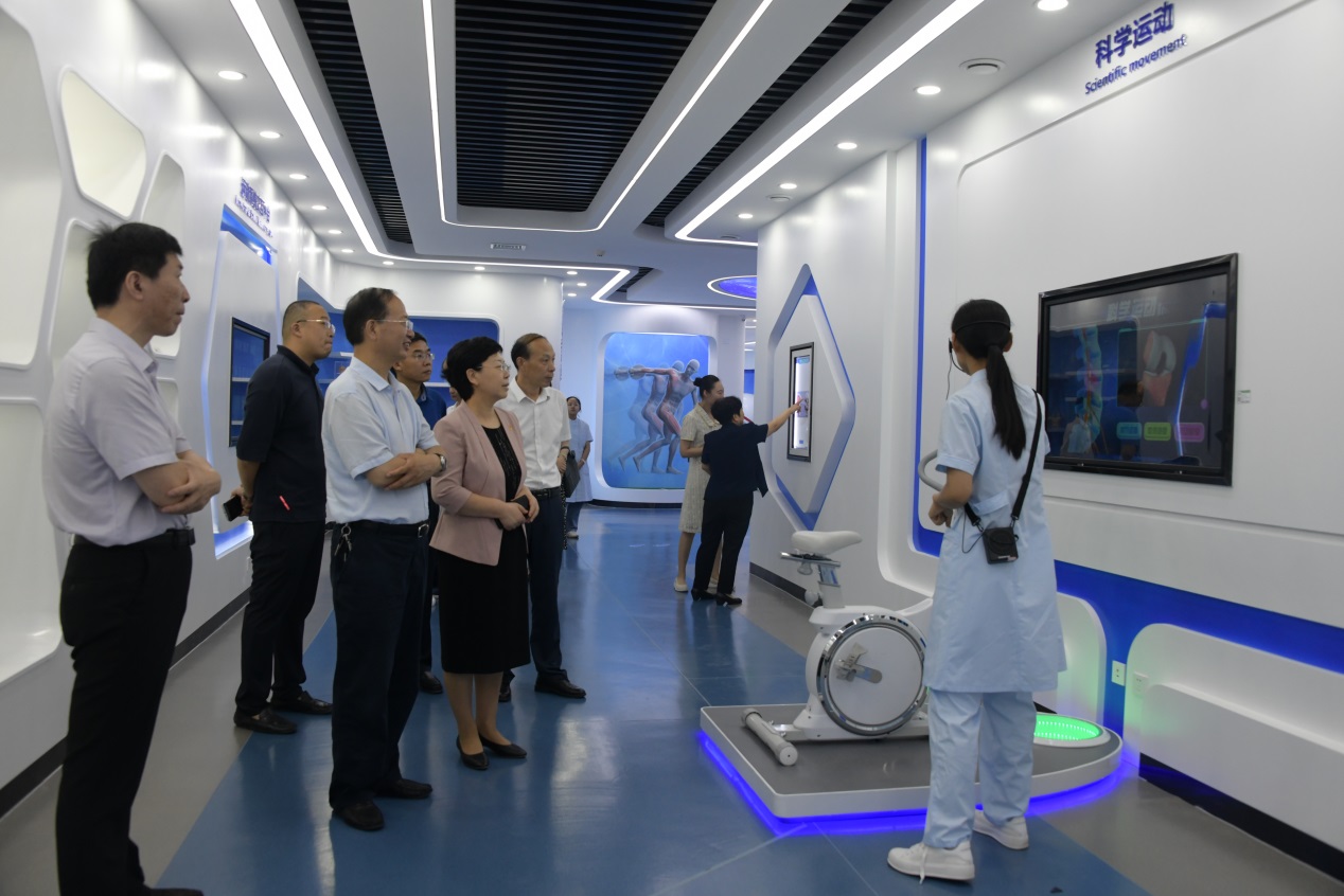 说明: D:\2020-2021-2\政协调研城校融合助推对外交流界别协商\新建文件夹\2021.07.09-“城校融合发展助推对外交流”界别协商会 徐龙海 靳凤莲\2021.07.09-“城校融合发展助推对外交流”界别协商会 徐龙海 靳凤莲\DSC_8217.JPG