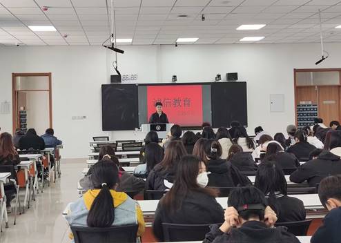 46B5C5241FD3B9AB2E824F96DCDA07D5