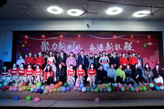 说明: C:\Users\lenovo\AppData\Local\Temp\WeChat Files\dd411efbbac9c06dcd2216e4861e70c.jpg